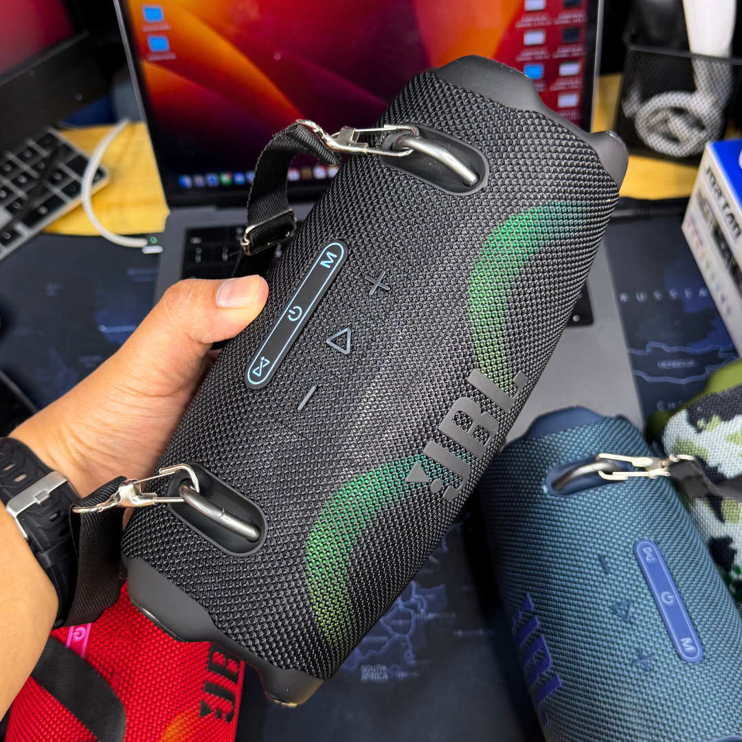 XTREEM Pro 4 – Bocina Inalámbrica Potente, Compacta y Con Estilo